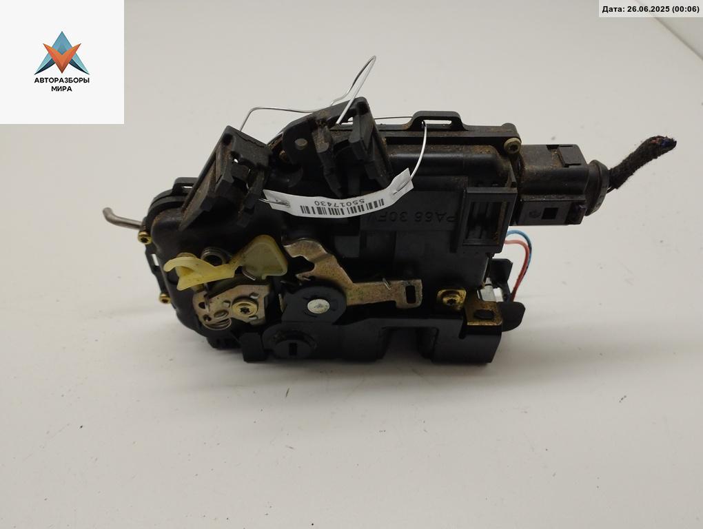 замок двери задней левой Audi A6 4B/C5 1998, 1.8 л., бензин, АКПП, серый, седан, 4B0839015 - фото №1