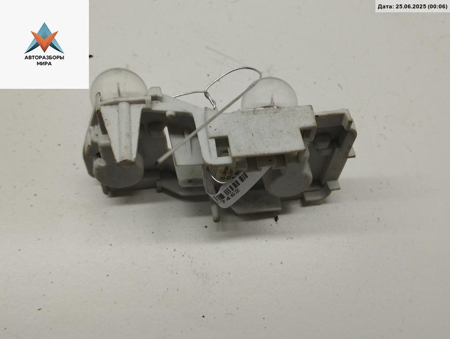 панель заднего левого фонаря Audi A4 B7 2004, 2.5 л., дизель, АКПП, серый, универсал, 484571 - фото №1