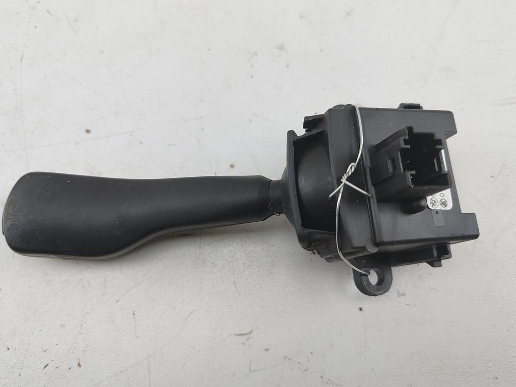 переключатель поворотов BMW 5 E39 2001, 2.5 л., дизель, МКПП, серый, универсал, 8363668