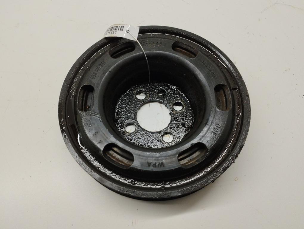 шкив коленвала Audi A4 B5 1995, 1.8 л., бензин, МКПП, синий, седан, 058105251