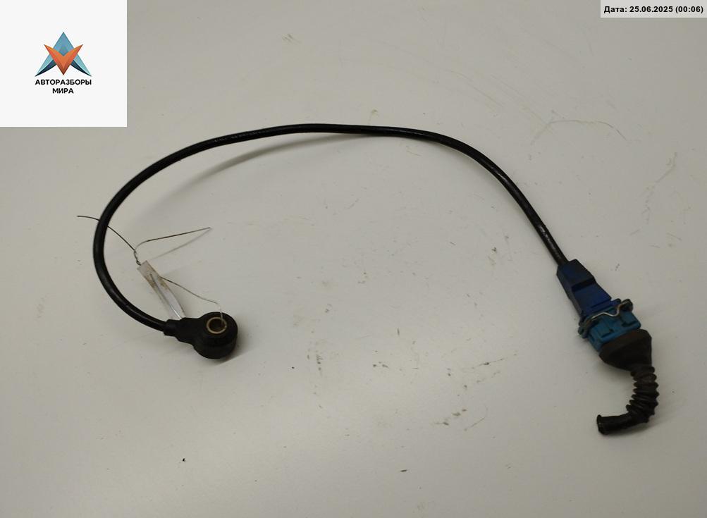 датчик детонации Audi A4 B5 1995, 1.8 л., бензин, МКПП, синий, седан, 054905377HG - фото №1