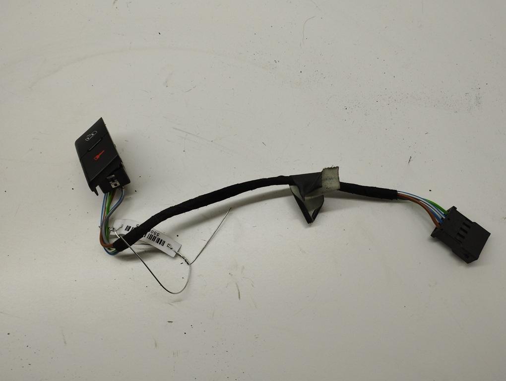 кнопка центрального замка Audi A6 C5 1998, 1.8 л., бензин, АКПП, серый, седан, 4B1962107