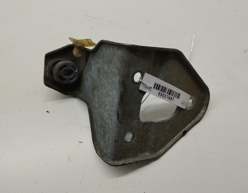 кронштейн (крепление) Audi A4 B6 2002, 2.5 л., дизель, АКПП, чёрный, универсал, 8E1955119
