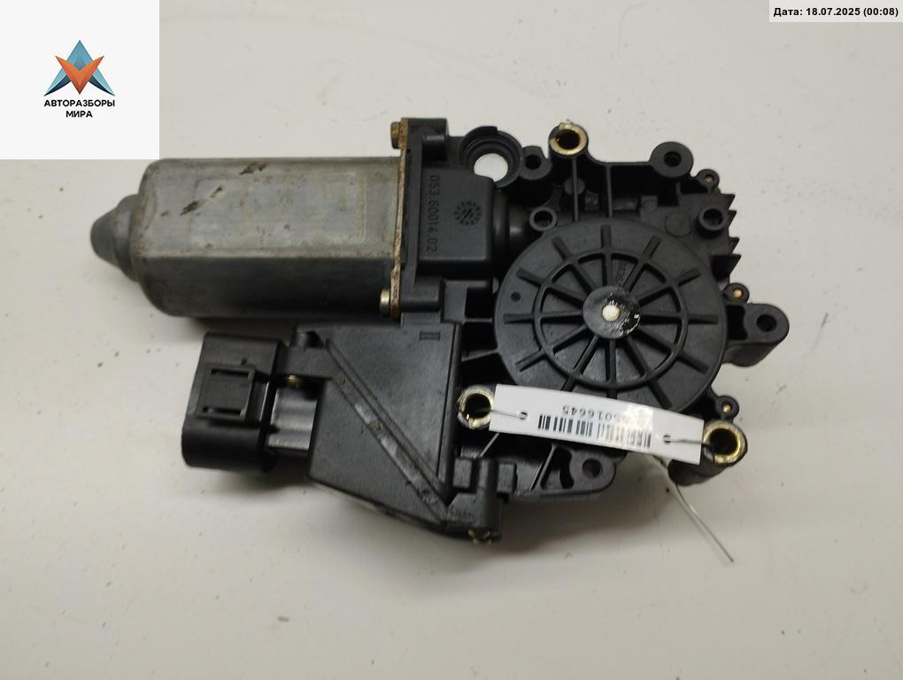 моторчик стеклоподъемника передний левый Audi A6 4B/C5 1997, 2.8 л., МКПП, седан - фото №1