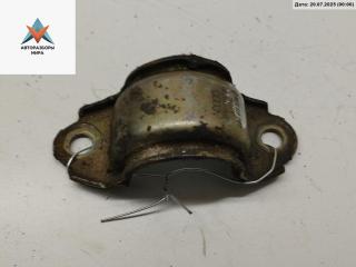 крепление стабилизатора / втулки стабилизатора Audi A4 B5 1996, 1.6 л., бензин, МКПП, белый, седан, 4D0471336D