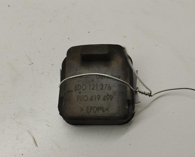 кронштейн радиатора Audi A6 C5 1997, 1.8 л., Ti, бензин, МКПП, чёрный, седан, 8D0121276