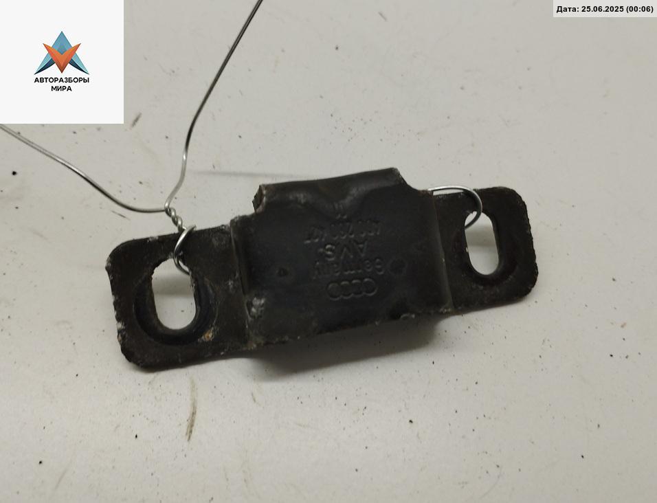 кронштейн радиатора Audi A6 4B/C5 1997, 1.8 л., Ti, бензин, МКПП, чёрный, седан, 4D0260427 - фото №1