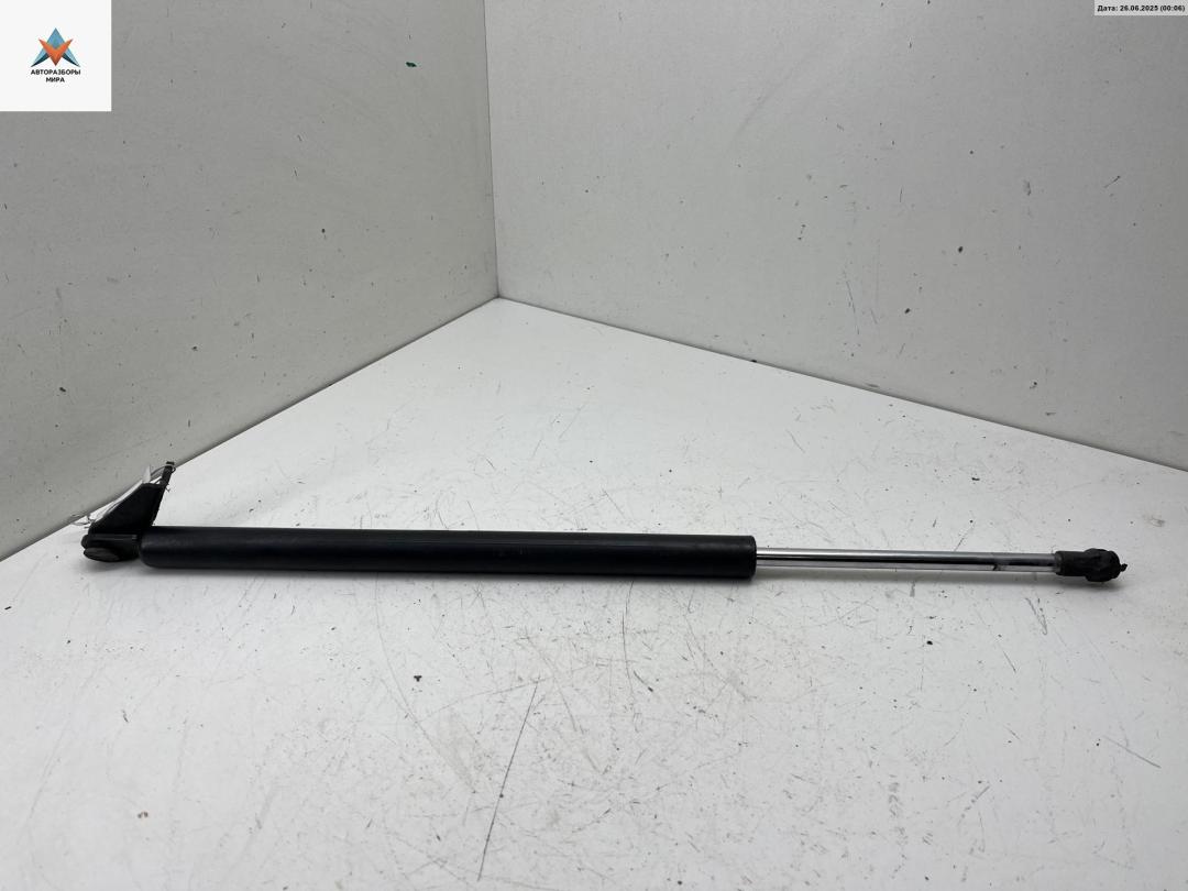 амортизатор крышки багажника (3-5 двери) Mazda CX-7 1 поколение 2007, 2.3 л., бензин, МКПП, серый, внедорожник 5 дв. - фото №1