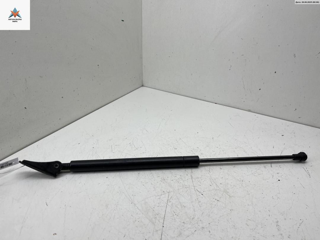 амортизатор крышки багажника (3-5 двери) Toyota Avensis 2 поколение (T250) 2005, 2.2 л., дизель, МКПП, серый, универсал, 015496 - фото №1