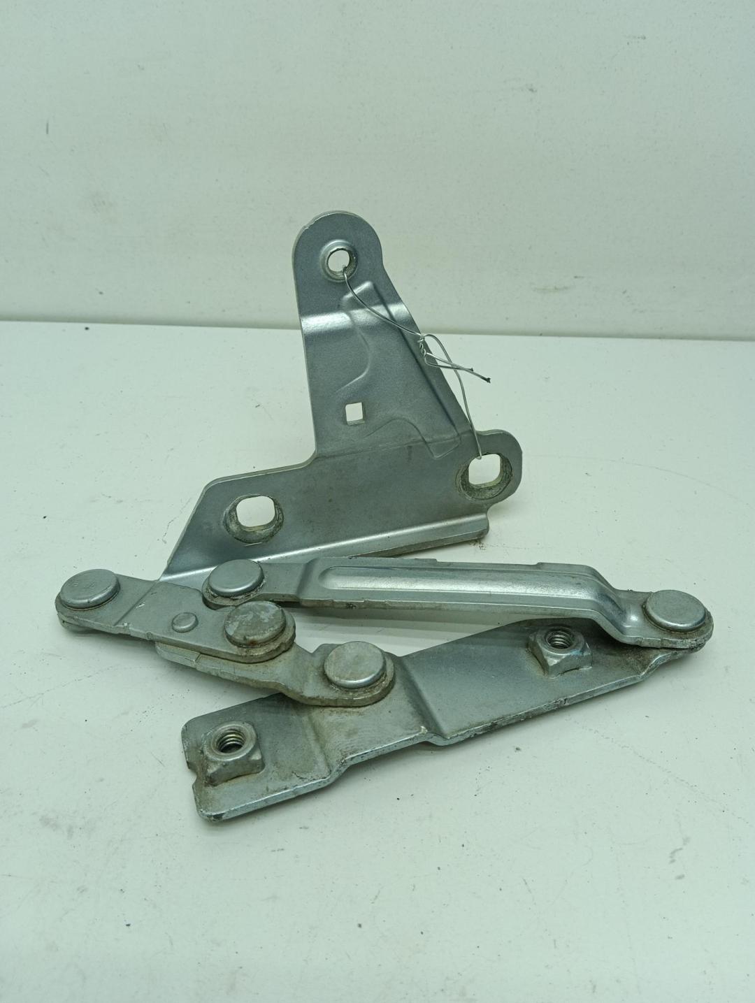 петля капота левая SEAT Altea 2005, серый, минивэн, 5P0823301B