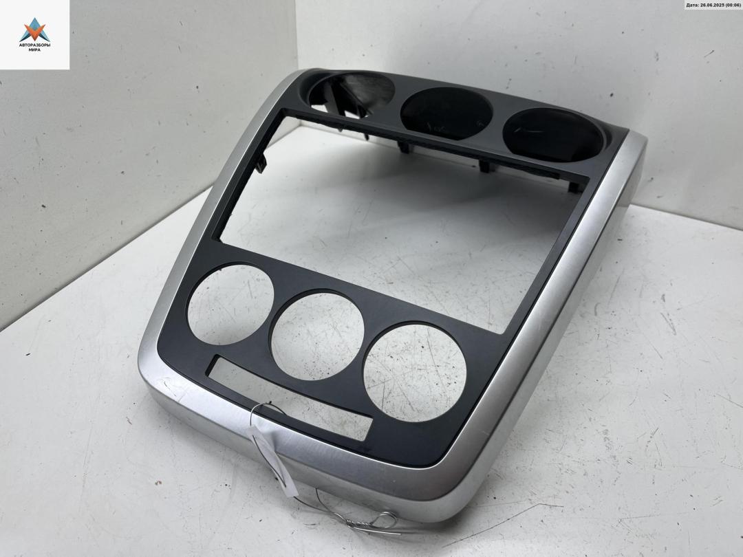 консоль салона (центральная часть) Mazda CX-7 1 поколение 2007, 2.3 л., бензин, МКПП, серый, внедорожник 5 дв., EG2155210 - фото №1