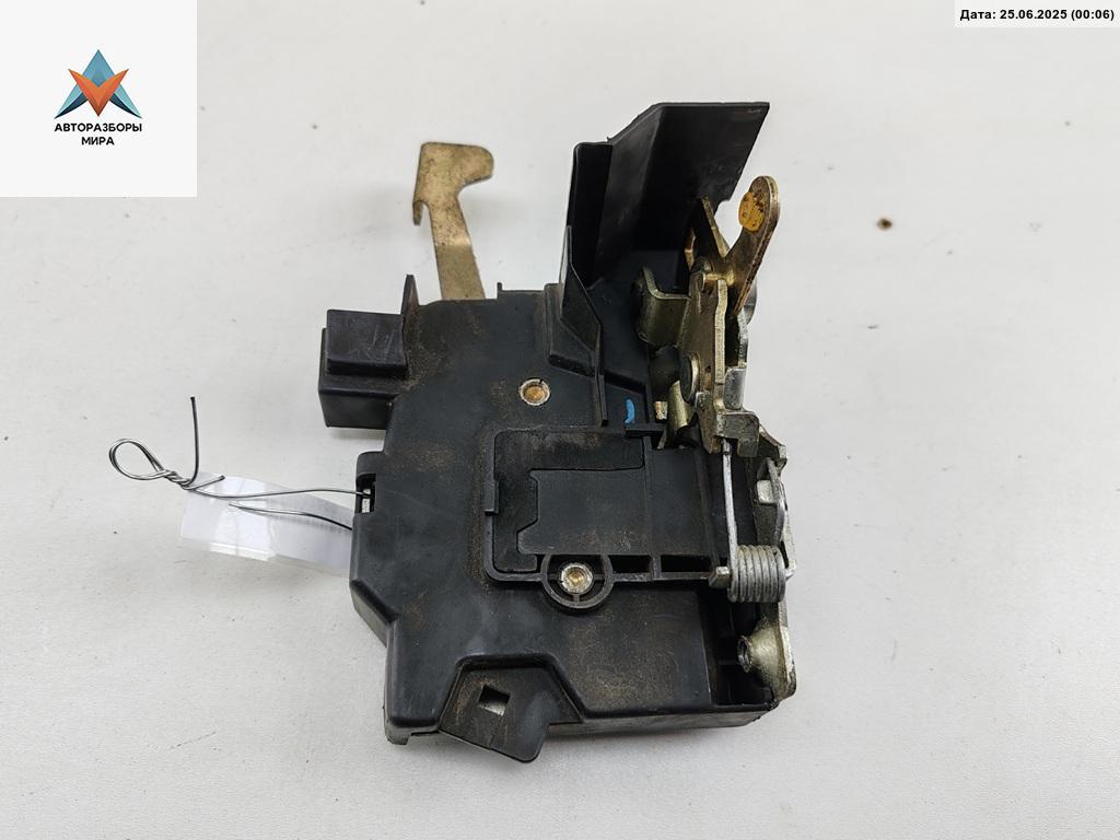 замок двери передней правой BMW 5 серия E34 1989, 2.4 л., дизель, МКПП, серый, седан, 8104782 - фото №1