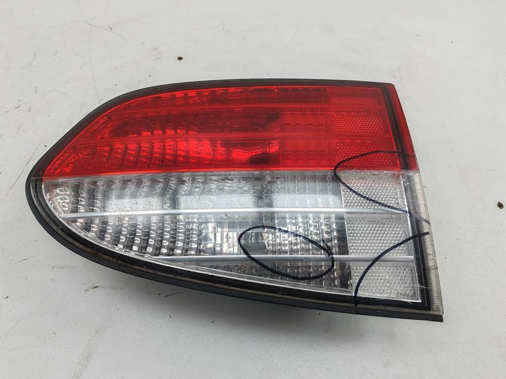 фонарь крышки багажника левый Hyundai H-1 Starex 2005, 2.5 л., дизель, МКПП, белый, минивэн