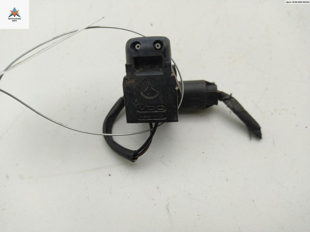 форсунка омывателя лобового стекла Mercedes-Benz E-Класс W211/S211 2004, 3.5 л., бензин, АКПП, серый, универсал - фото №1