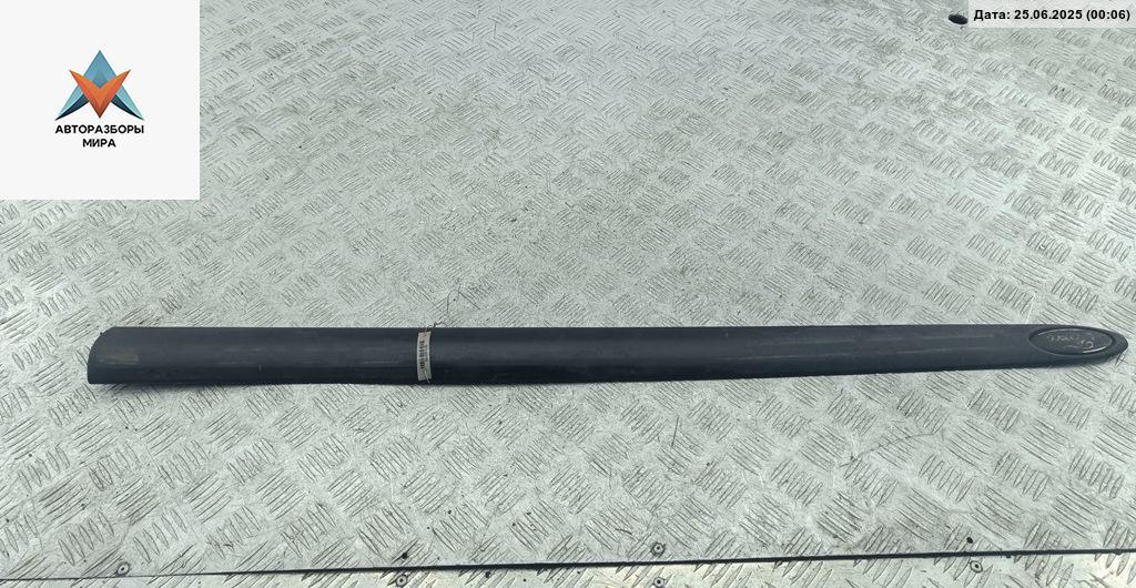 молдинг двери передней левой Ford Galaxy 1 поколение 1999, 1.9 л., дизель, МКПП, чёрный, минивэн, 95VWA25335CBW - фото №1