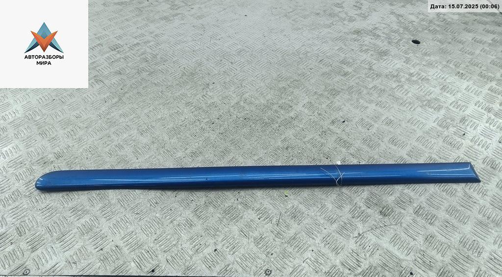 молдинг двери задней левой Volkswagen Sharan 1 поколение 1999, 1.9 л., дизель, МКПП, синий, минивэн, 7MO853753F - фото №1