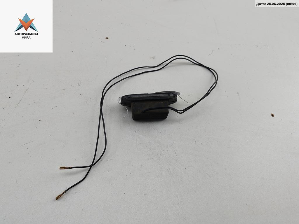 подсветка номера Ford Galaxy 1 поколение 1999, 1.9 л., дизель, МКПП, чёрный, минивэн, 95VW13550AA - фото №1