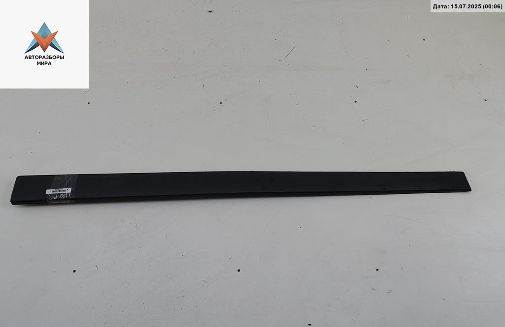 молдинг двери передней левой Chevrolet Orlando 1 поколение 2011, 2.0 л., дизель, АКПП, чёрный, минивэн, 96886773 - фото №1