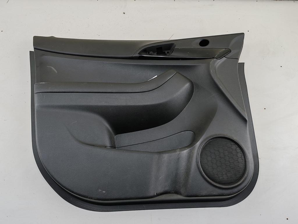 обшивка двери передняя левая Chevrolet Orlando 2011, 2.0 л., дизель, АКПП, чёрный, минивэн, 95981938