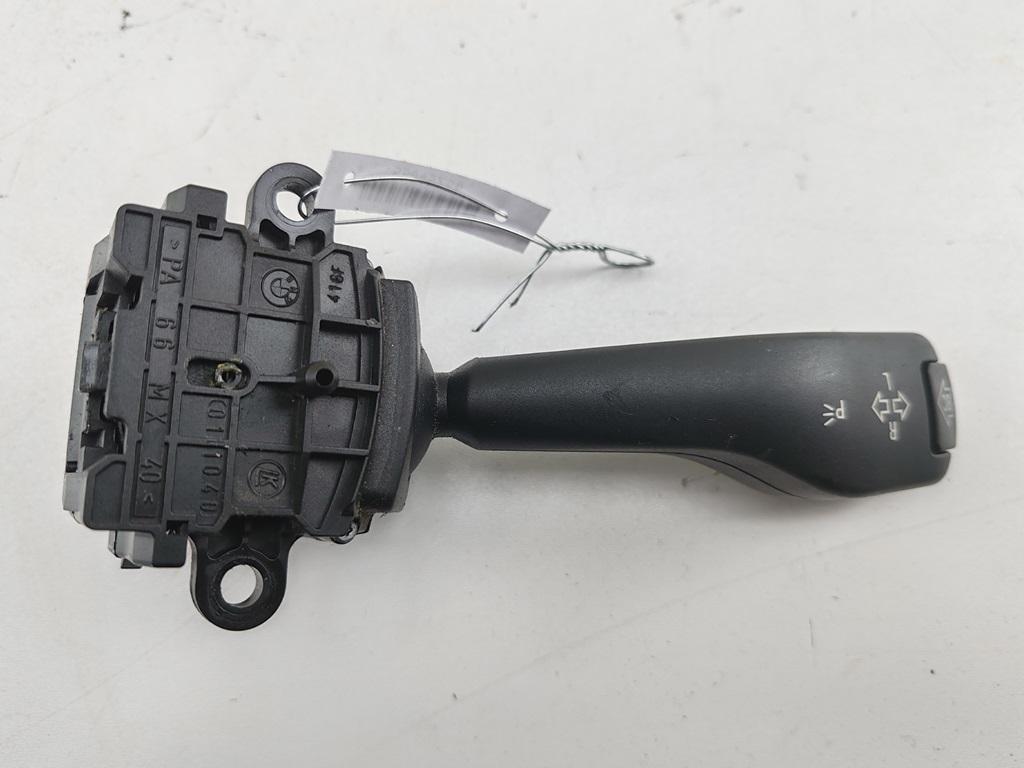 переключатель поворотов BMW X3 E83 2006, 3.0 л., дизель, МКПП, чёрный, внедорожник 5 дв., 8363668