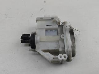 активатор (привод) замка двери Volkswagen Passat B4 1994, 2.0 л., бензин, МКПП, красный, седан