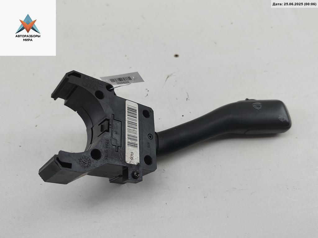 переключатель дворников Volkswagen Passat B5 1998, 1.9 л., дизель, МКПП, жёлтый, седан, 4B0953503E - фото №1