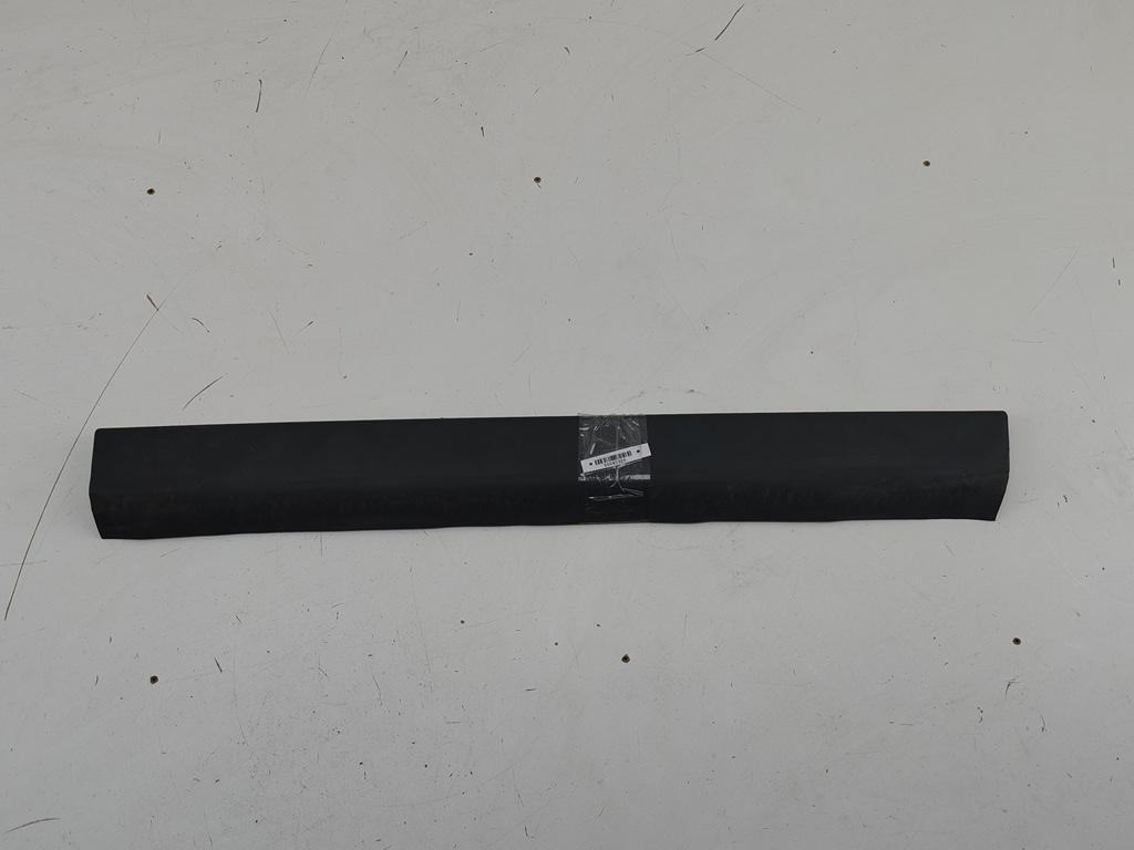 молдинг двери задней правой Volkswagen Passat B5 1998, 1.8 л., бензин, МКПП, серый, седан