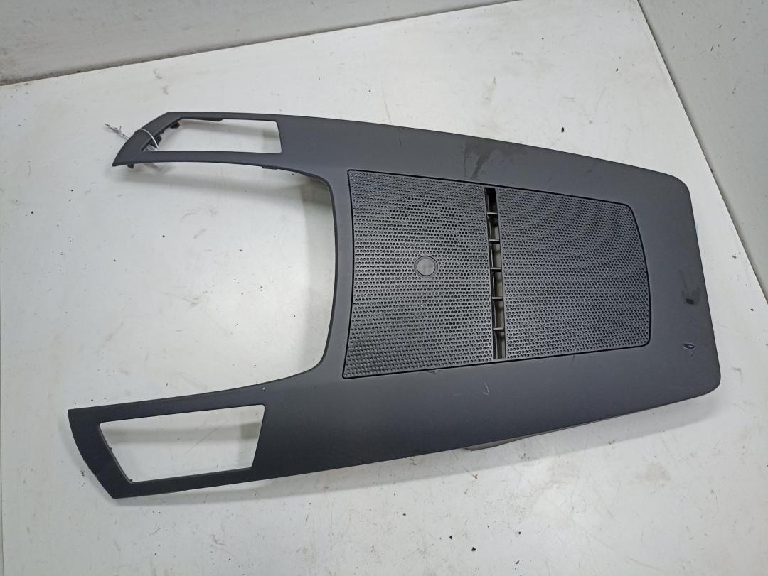 консоль салона (центральная часть) Opel Zafira B 2005, 1.8 л., бензин, МКПП, чёрный, минивэн, 13150253