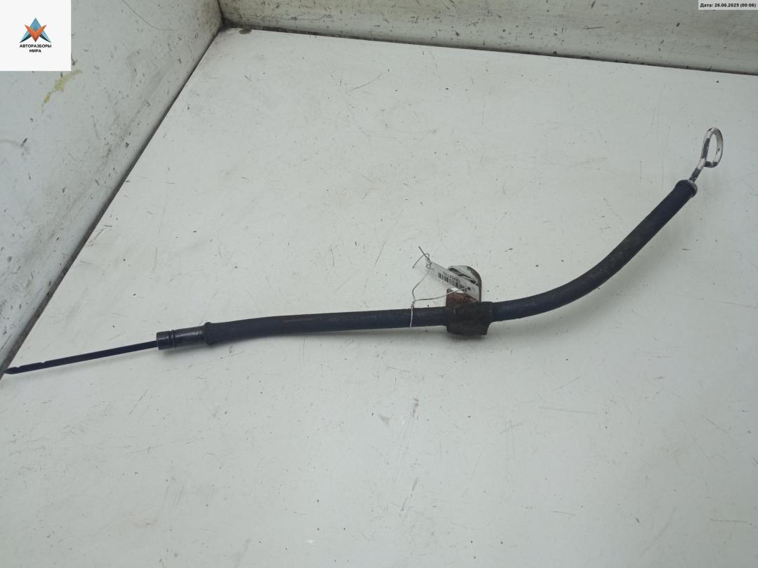 щуп двигателя Mitsubishi L300 2 поколение 1989, 2.5 л., дизель, МКПП, белый, микроавтобус - фото №1