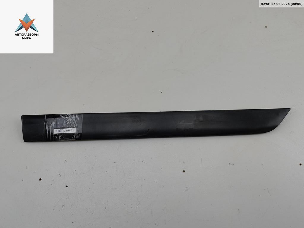 молдинг двери задней левой Volkswagen Phaeton 1 поколение 2003, 3.2 л., бензин, АКПП, чёрный, седан - фото №1