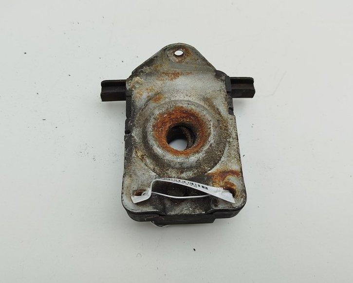 замок капота BMW 3 E46 2001, 2.5 л., бензин, МКПП, серый, универсал, 8229807