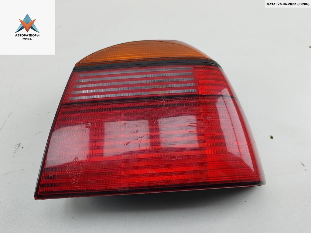 фонарь задний правый Volkswagen Golf 3 поколение 1993, 1.6 л., бензин, МКПП, красный, хетчбэк 5 дв., 1H6945112D - фото №1