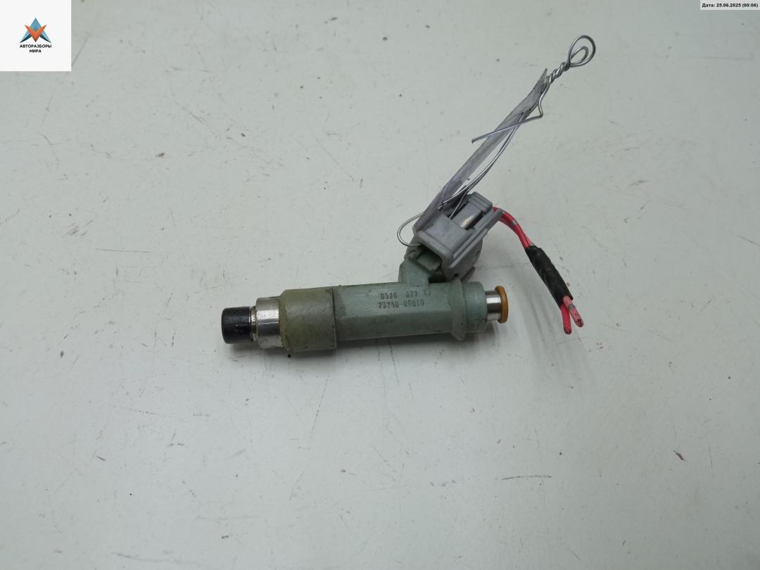 форсунка Toyota Aygo 1 поколение 2006, 1.0 л., бензин, МКПП, красный, хетчбэк 3 дв., 2325000010 - фото №1