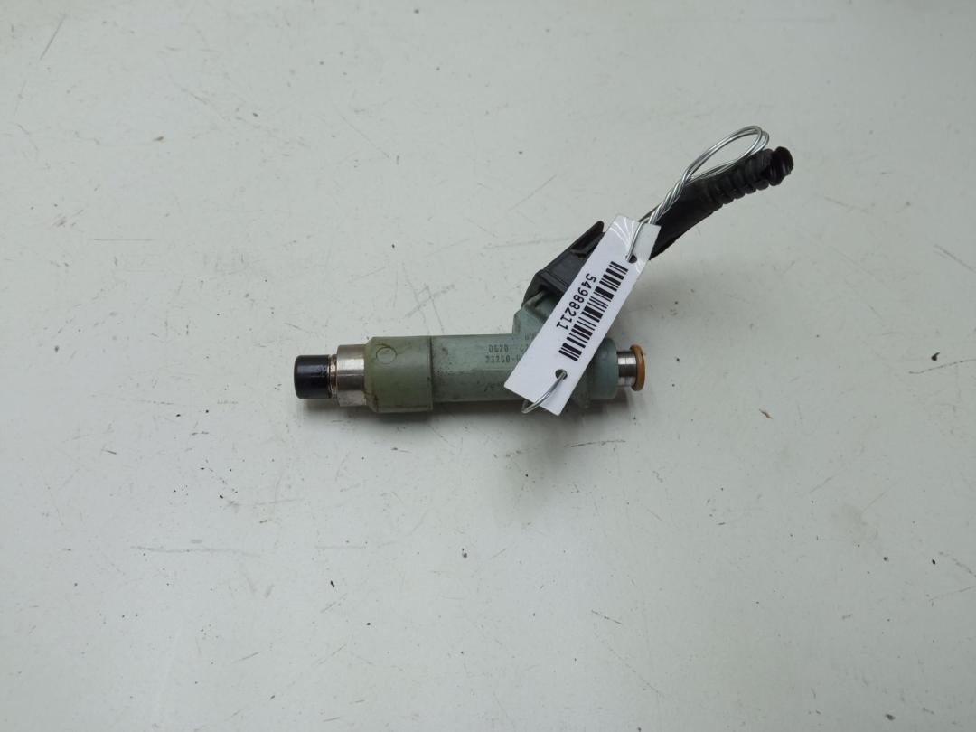 форсунка Toyota Aygo 2006, 1.0 л., бензин, МКПП, красный, хетчбэк 3 дв., 2325000010