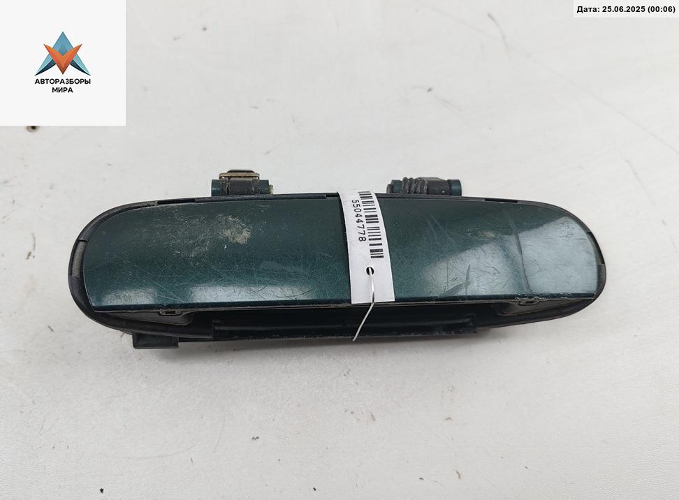 ручка наружная передняя правая Audi A6 4B/C5 1997, 2.4 л., бензин, АКПП, зелёный, седан, 4B2837886 - фото №1