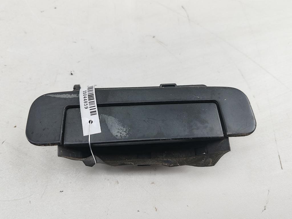 ручка наружная задняя правая Audi A4 B5 1995, 1.6 л., бензин, МКПП, красный, седан, 4A0939206D - фото №1
