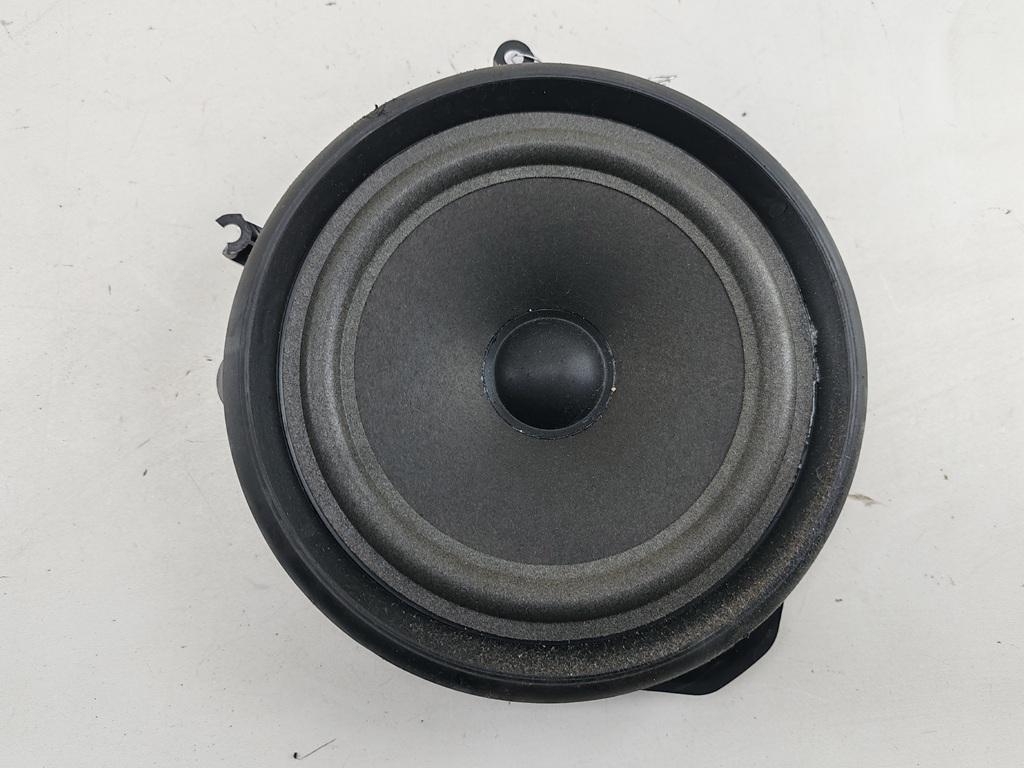 динамик двери Audi A4 B6 2003, 2.4 л., бензин, АКПП, чёрный, седан, 8E0035411