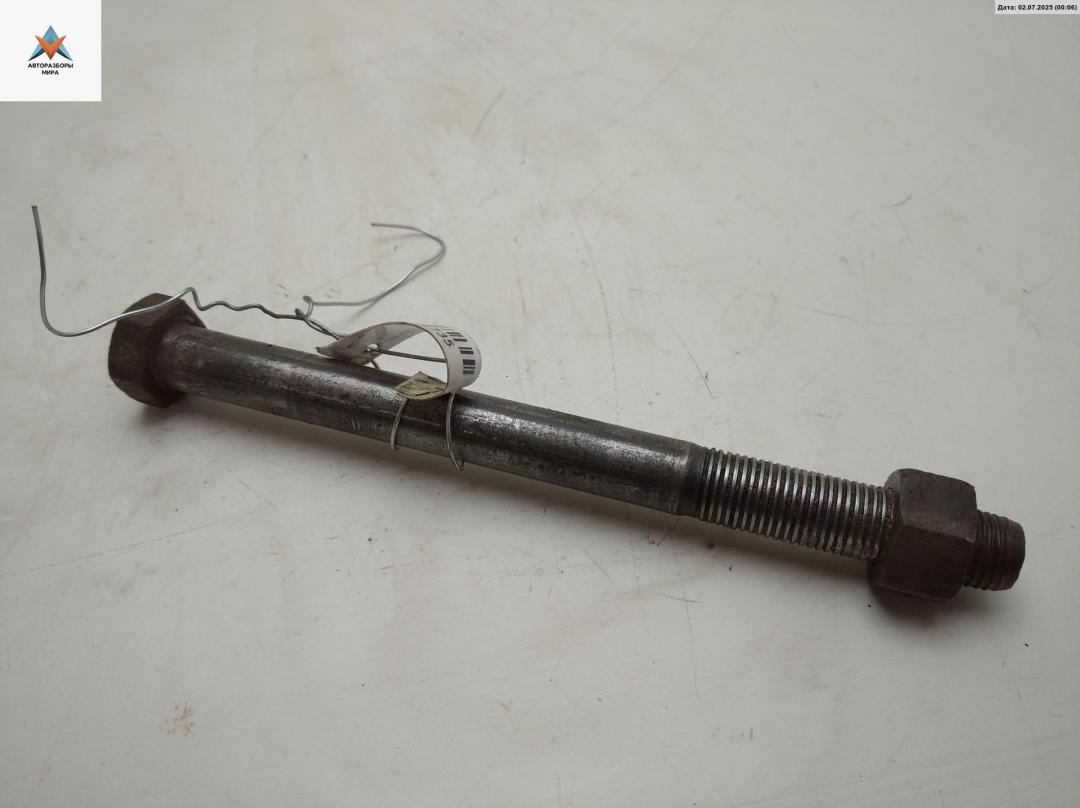 Болт крепления Volkswagen Transporter T4 1997, 2.4 л., дизель, МКПП, зелёный, микроавтобус - фото №1