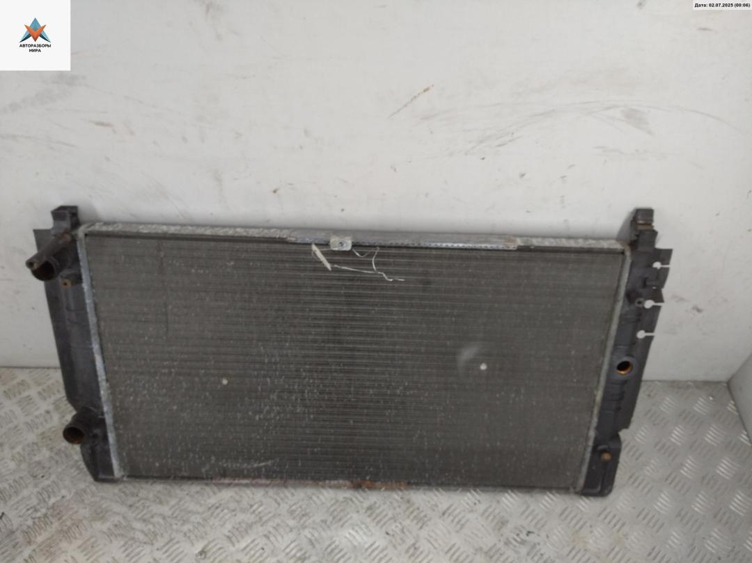 радиатор охлаждения Volkswagen Transporter T4 1997, 2.5 л., дизель, МКПП, красный, микроавтобус - фото №1