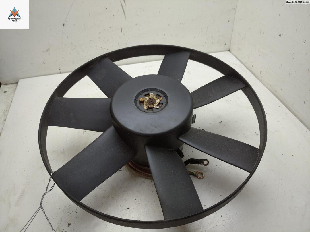 вентилятор радиатора Volkswagen Transporter T4 1997, 2.4 л., дизель, МКПП, зелёный, микроавтобус, 701959455K - фото №1
