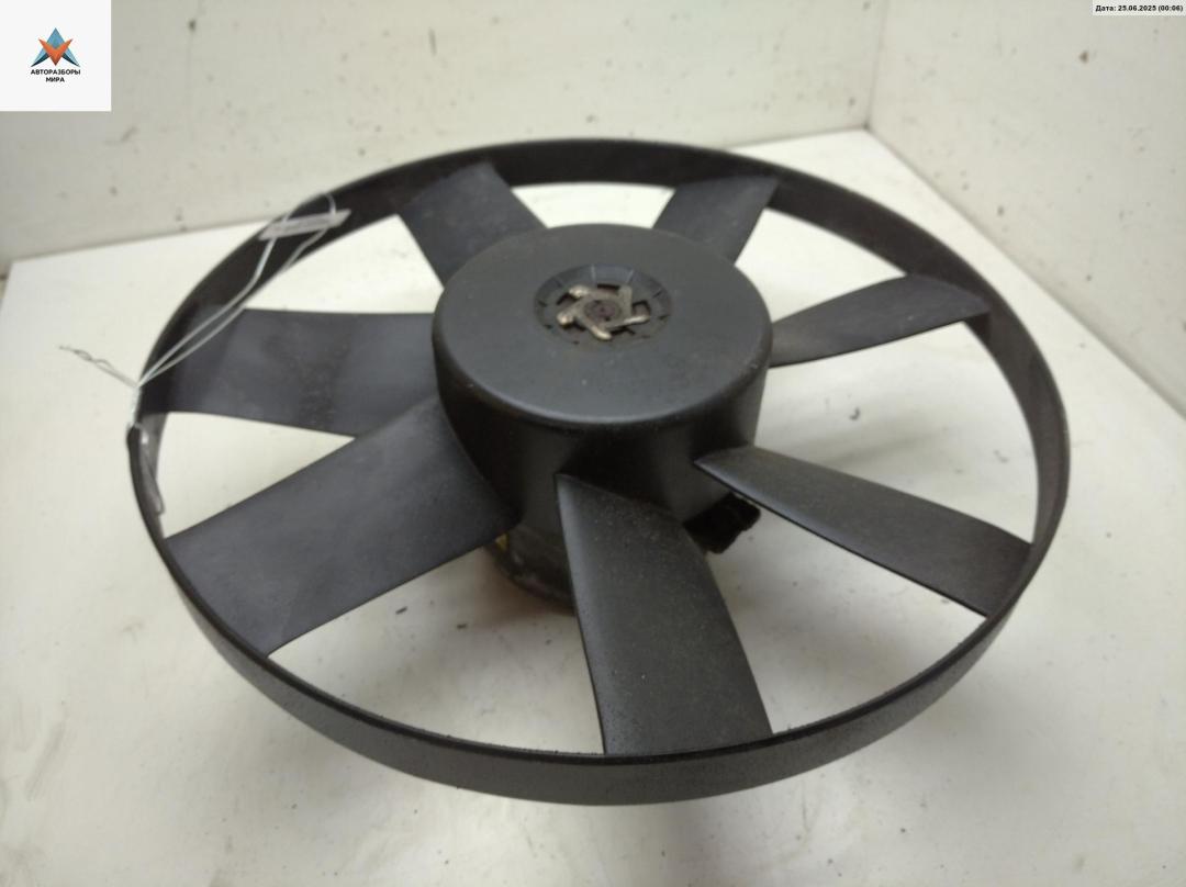 вентилятор радиатора Volkswagen Transporter T4 1997, 2.4 л., дизель, МКПП, зелёный, микроавтобус, 701959455K - фото №1