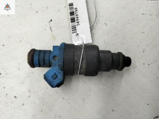 форсунка Volkswagen Passat B4 1996, 1.6 л., бензин, МКПП, зелёный, универсал, 037906031AD