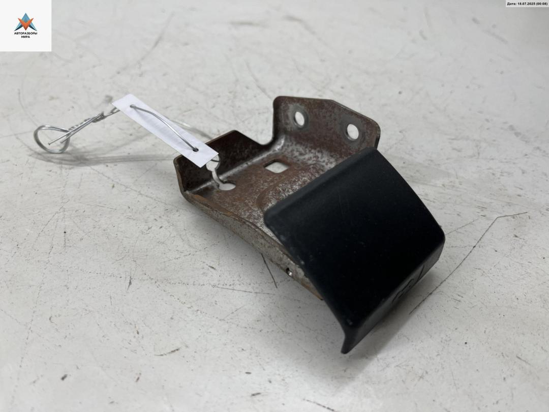 ручка открывания капота Nissan Almera N16 2000, 1.5 л., бензин, МКПП, синий, хетчбэк 5 дв. - фото №1