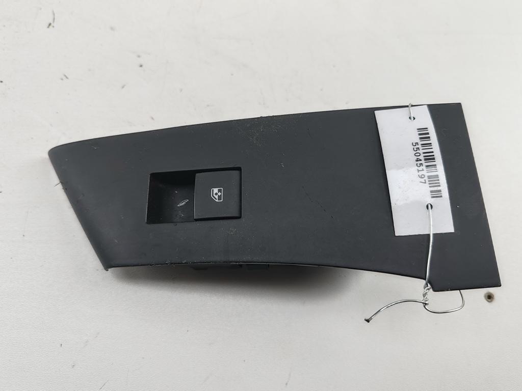 кнопка стеклоподъемника переднего правого Opel Astra J 2010, 1.6 л., бензин, МКПП, синий, хетчбэк 5 дв., 13301886