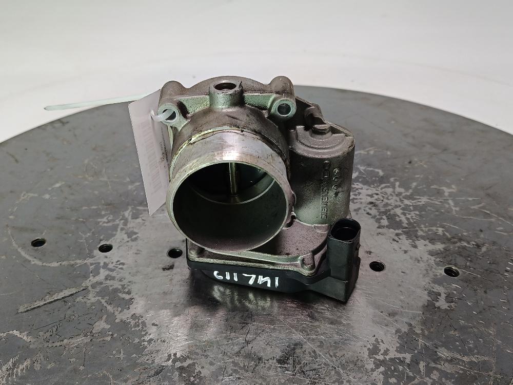 заслонка дроссельная Audi A4 B7 2006, цвет, 06F1330625E - фото №1