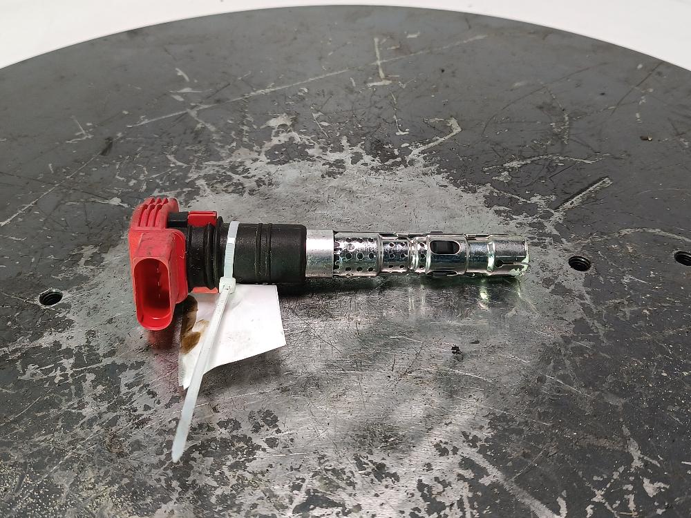 катушка зажигания Audi A4 B7 2006, Бензин 4.2, цвет, 077905115Q - фото №1