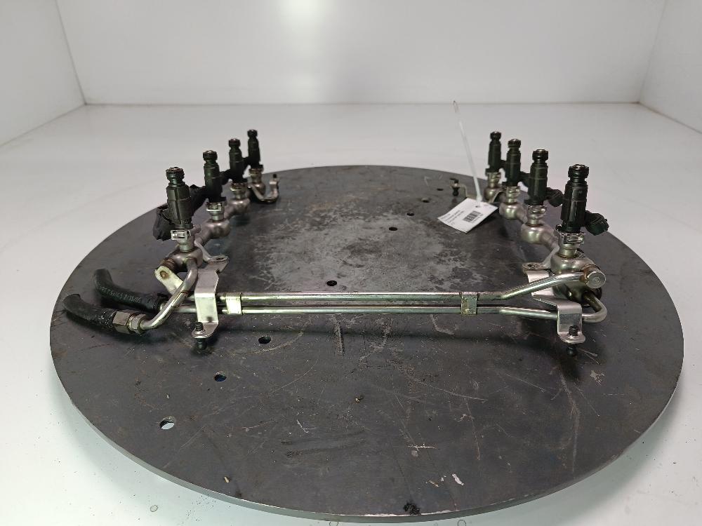 топливная рампа Audi A4 B7 2006, Бензин 4.2, цвет - фото №1