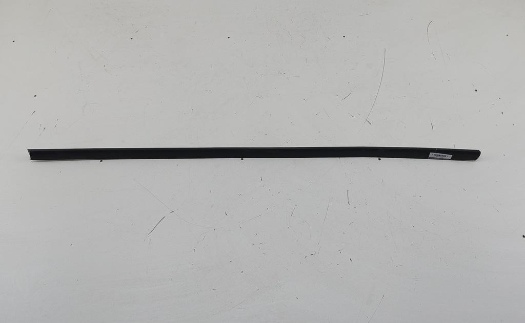 молдинг двери передней левой BMW 3 E46 2004, 2.0 л., дизель, МКПП, зелёный, седан, 8208449