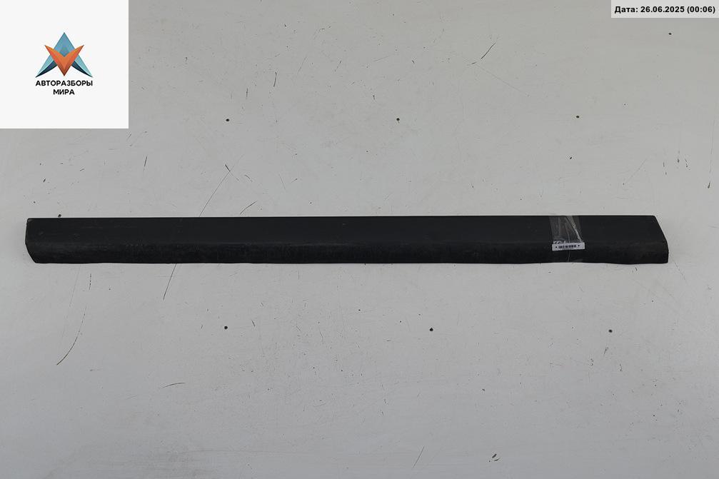 молдинг двери передней левой Volkswagen Passat B5 1998, 1.6 л., бензин, МКПП, чёрный, седан, 3B0854939 - фото №1