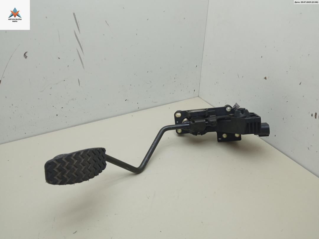 педаль Fiat Stilo 1 поколение 2004, 1.8 л., бензин, МКПП, чёрный, хетчбэк 3 дв., 46822841 - фото №1